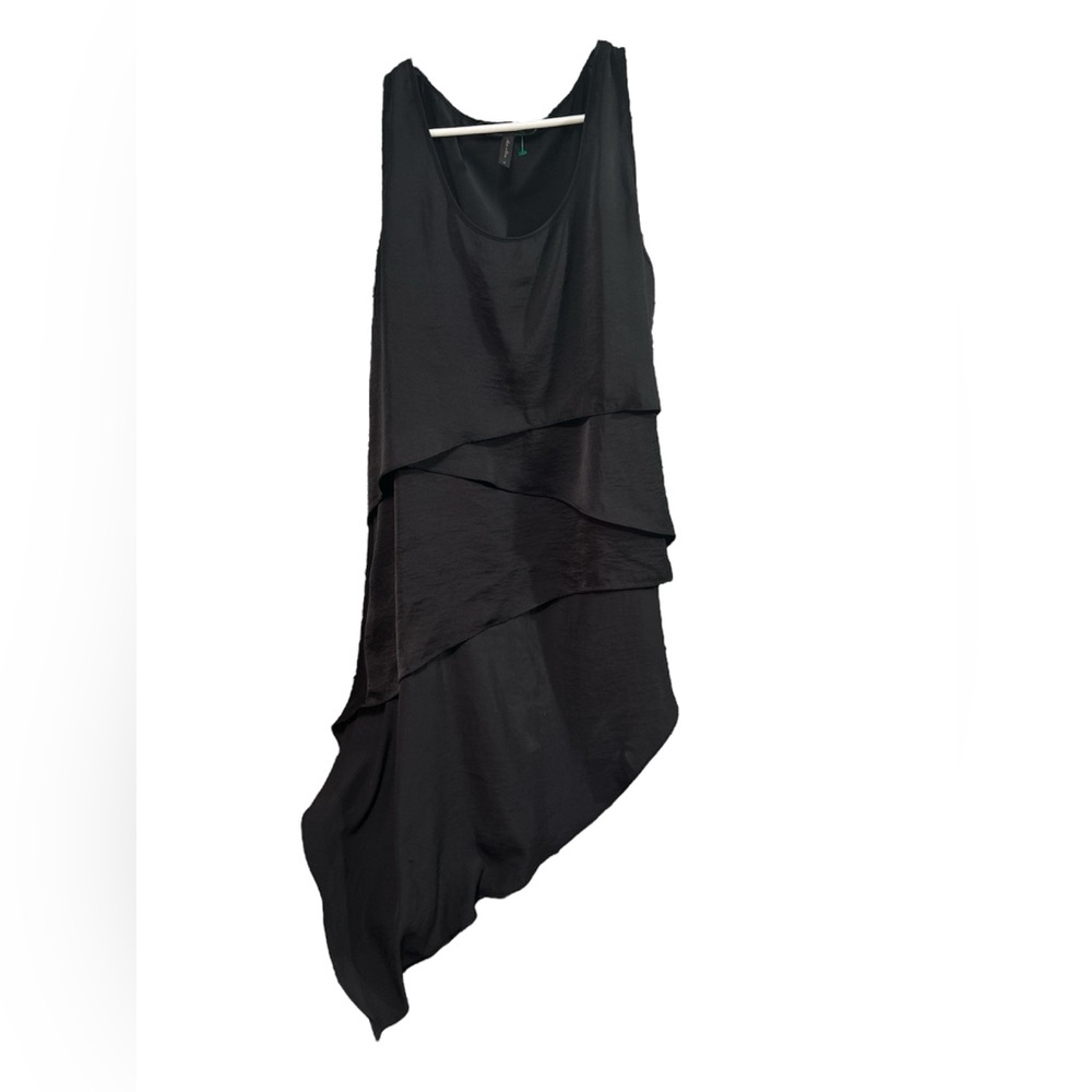 BCBG MaxAzria 3 tiered asymetric blouse
